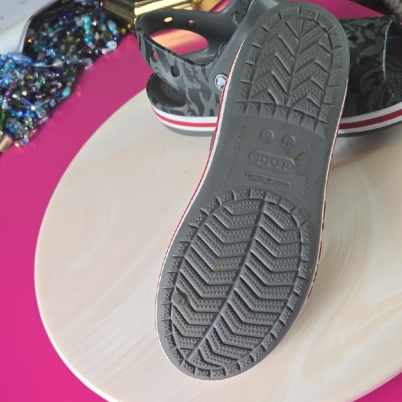 CROCS Gray Sandals with Red and White Soles - Picture 4 of 9